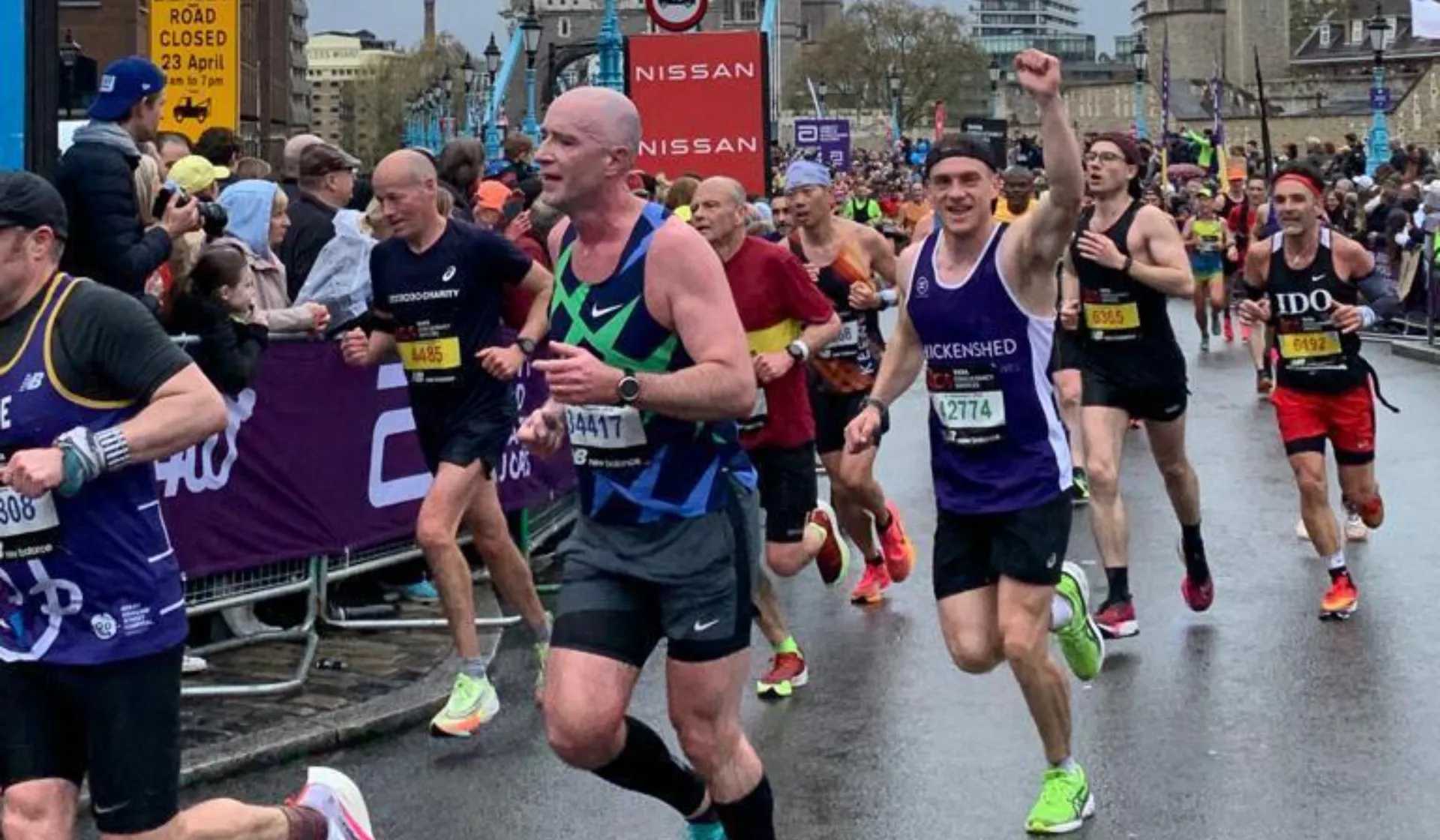 person runs for chickenshed at 2023 london marathon