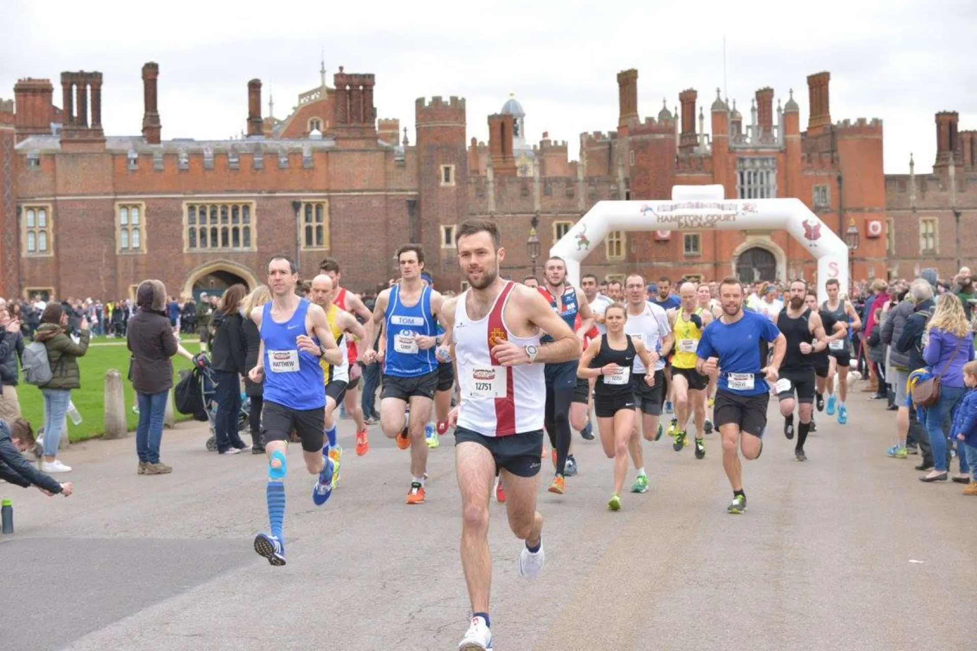 runners beginning the Hampton Court Palace Half Marathon