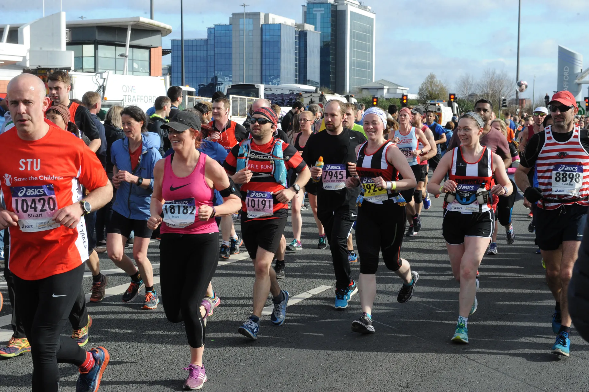 People running the Manchester Marathon
